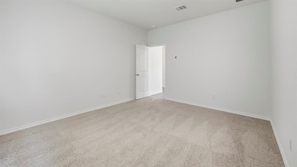 3200 Charleston Drive. Ennis, TX 75119