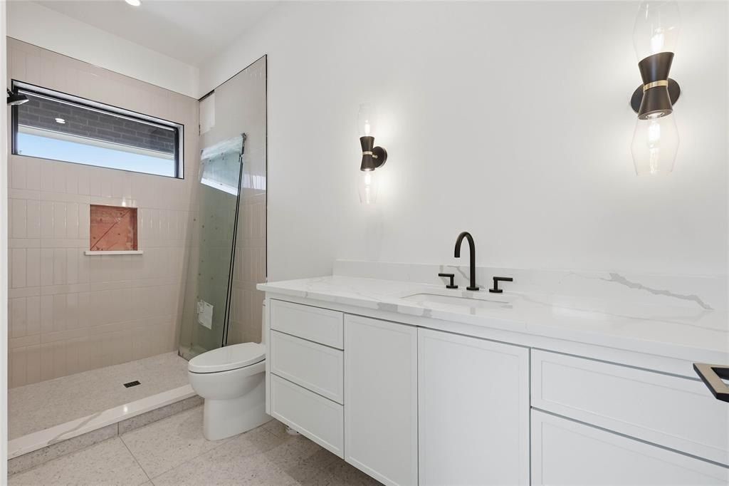 3624 N Fitzhugh Avenue. Dallas, TX 75204