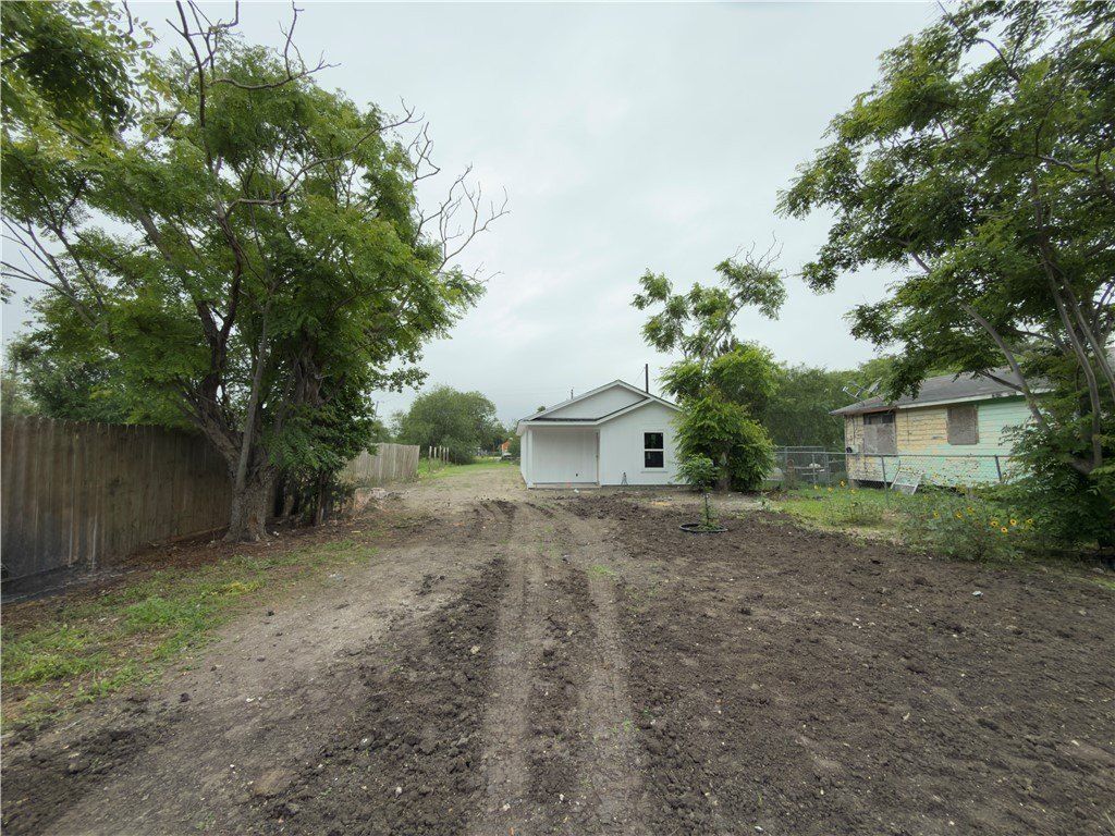 4553 Angela Drive. Corpus Christi, TX 78416