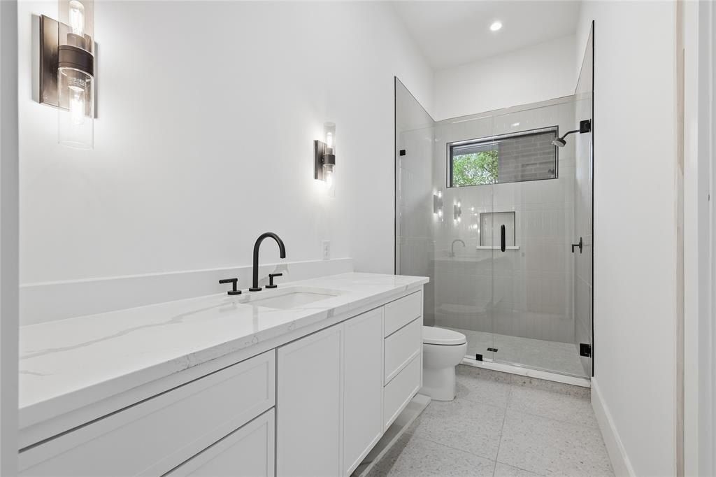 3624 N Fitzhugh Avenue. Dallas, TX 75204