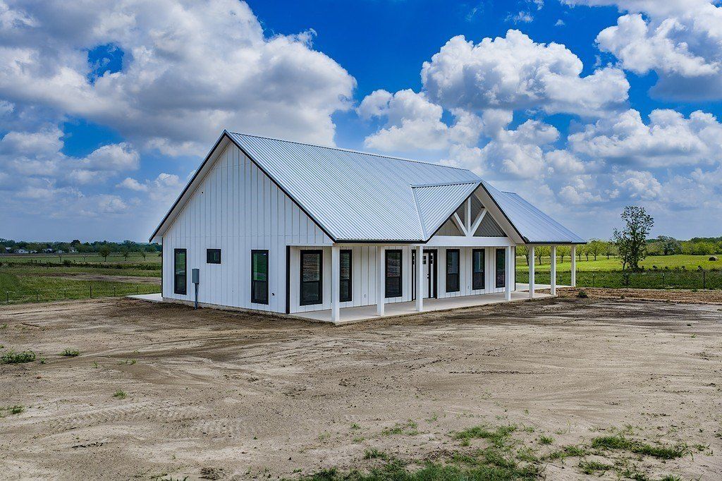 9391 Hajovsky Road. La Grange, TX 78945