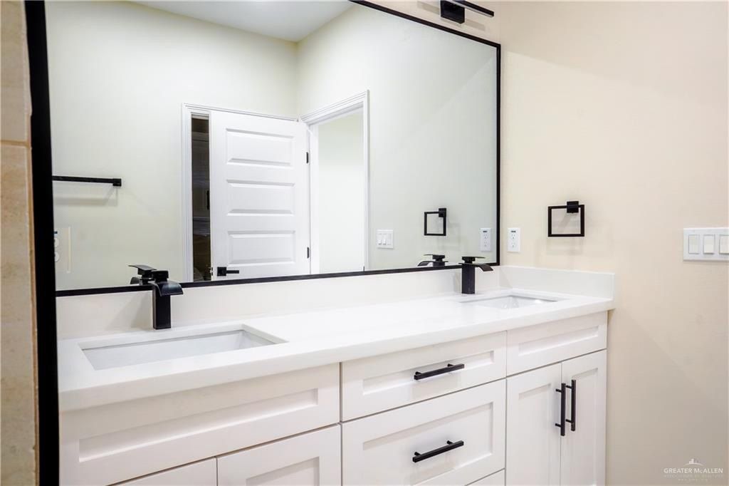 3006 E Retama Street. Hidalgo, TX 78557