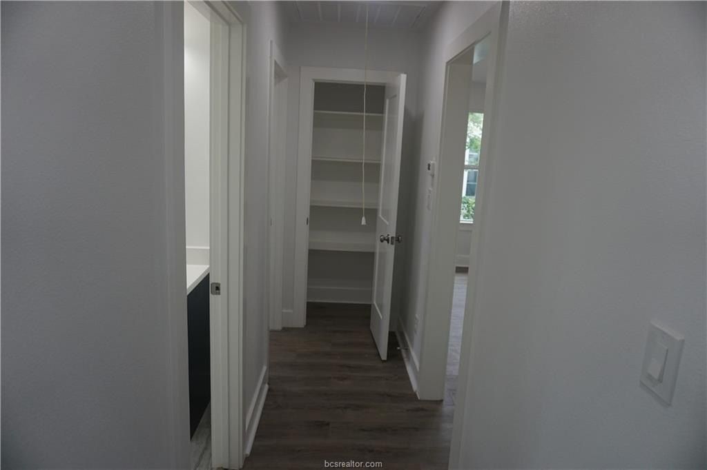 N Sterling Avenue. Bryan, TX 77803