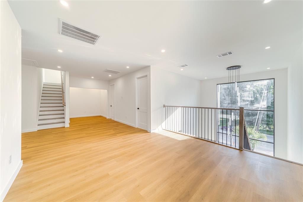 438 Bonnie View Road. Dallas, TX 75203