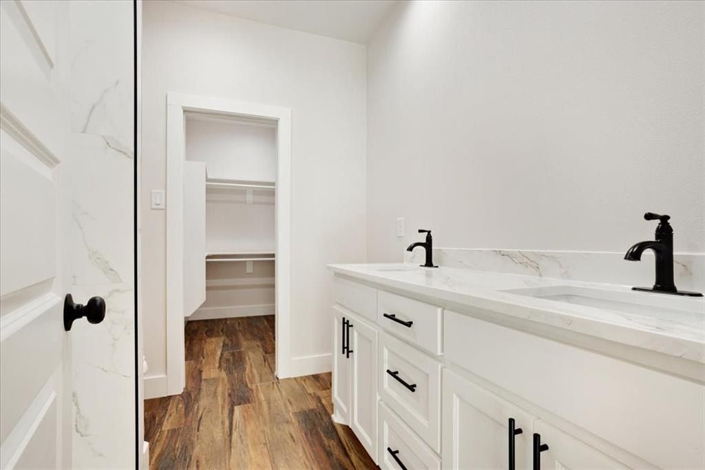 413 N Colbert Avenue. Sherman, TX 75090