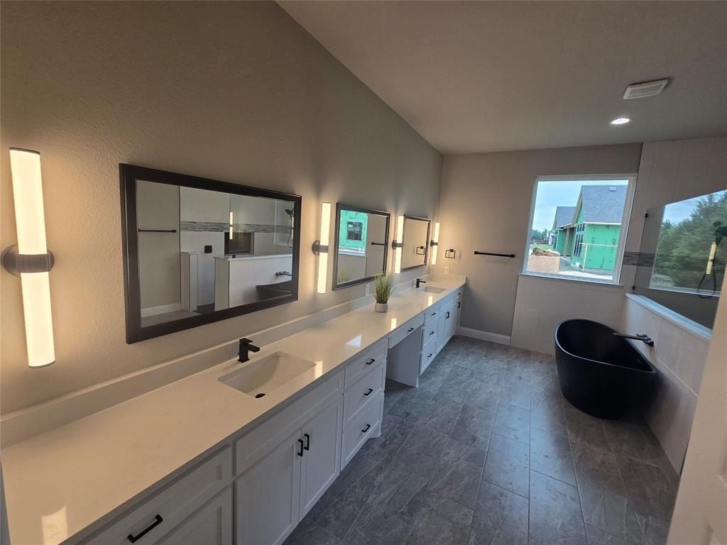 3080 Glen Oaks Drive. Waxahachie, TX 75165