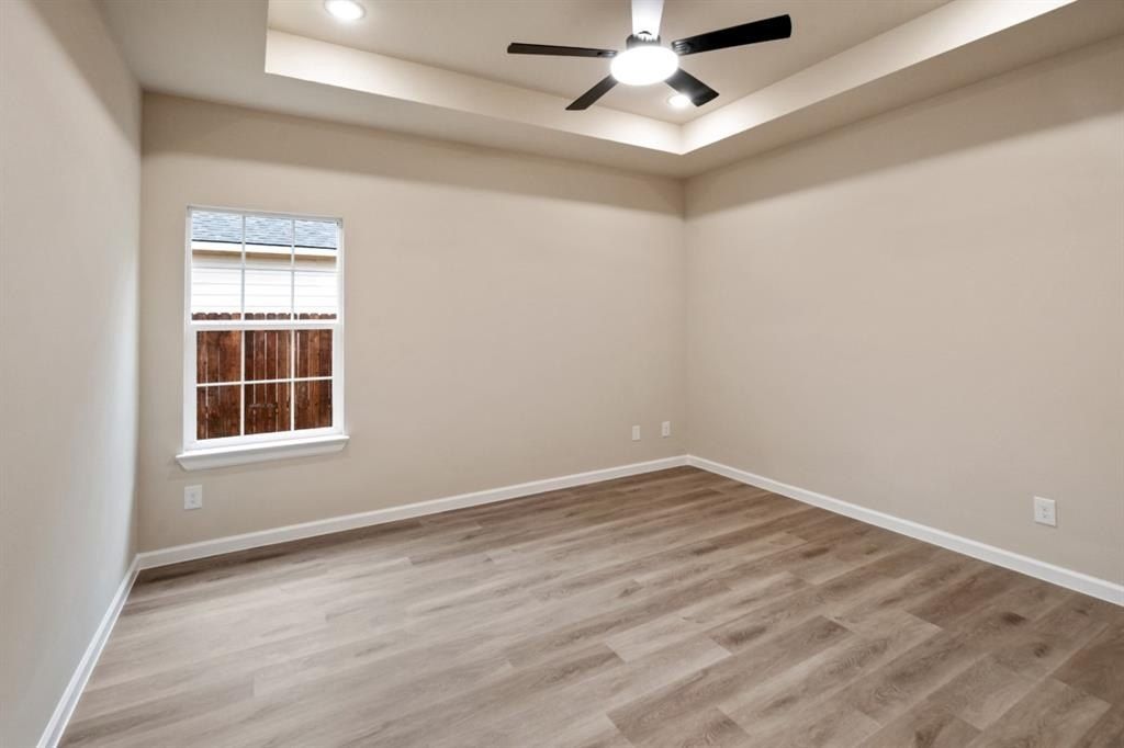 106 Navajo Drive. Mabank, TX 75156