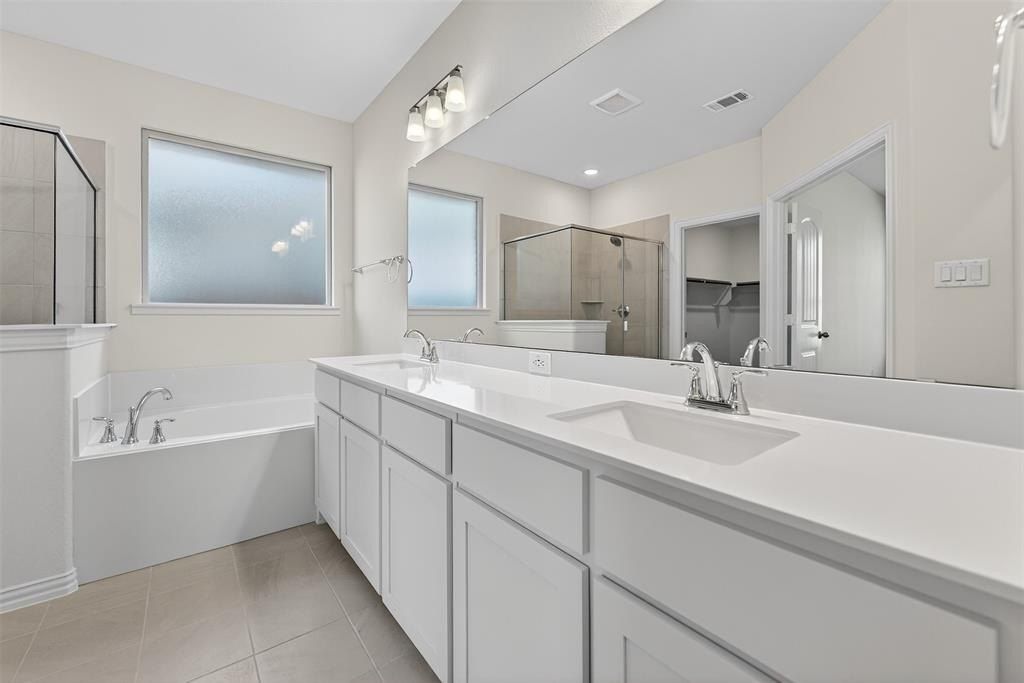 3525 Helena Street. Gainesville, TX 76240