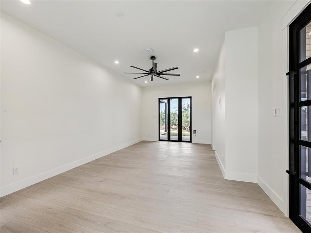 209 Avery Lane. Gunter, TX 75058