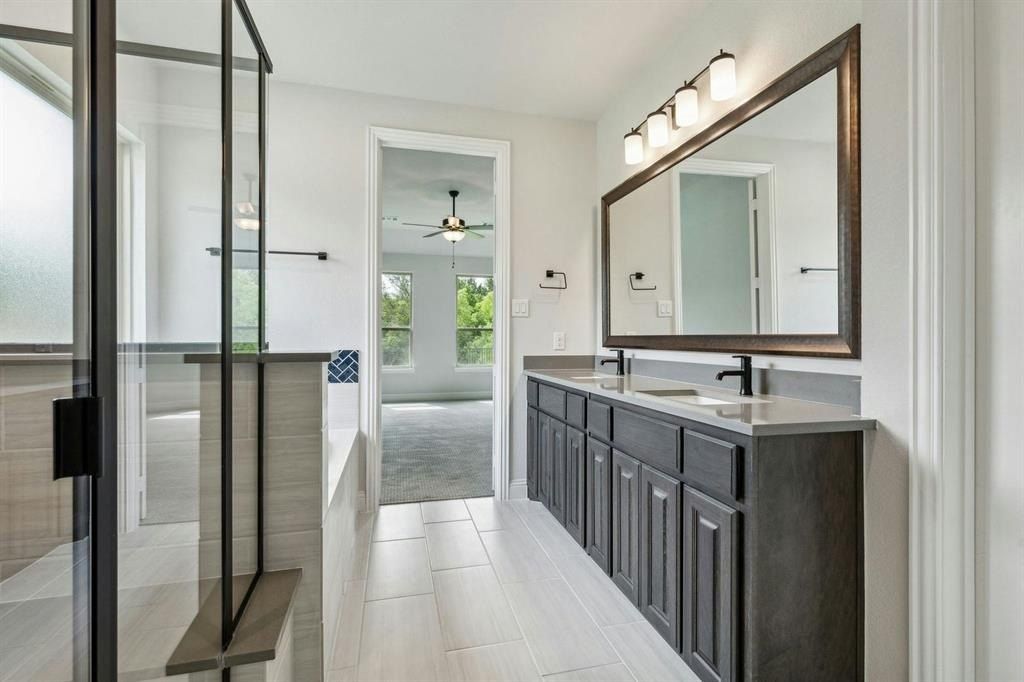 4381 Noble Lane. Midlothian, TX 76065