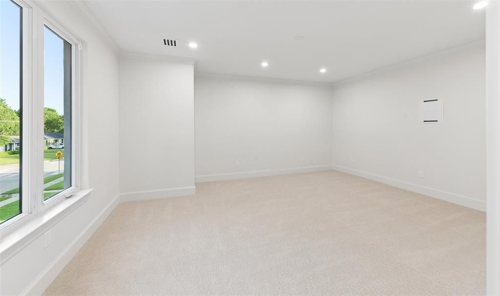 9939 Ontario Lane. Dallas, TX 75220
