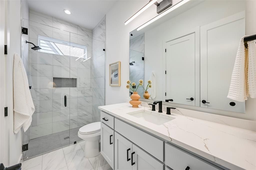 6226 Lakeshore Drive. Dallas, TX 75214