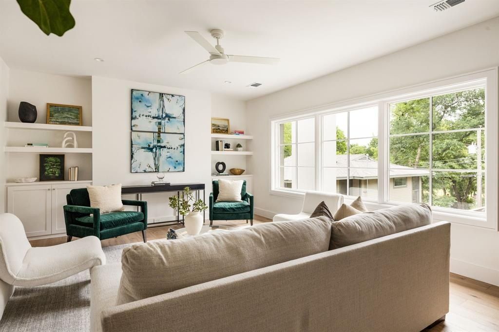 6954 La Vista Drive. Dallas, TX 75214