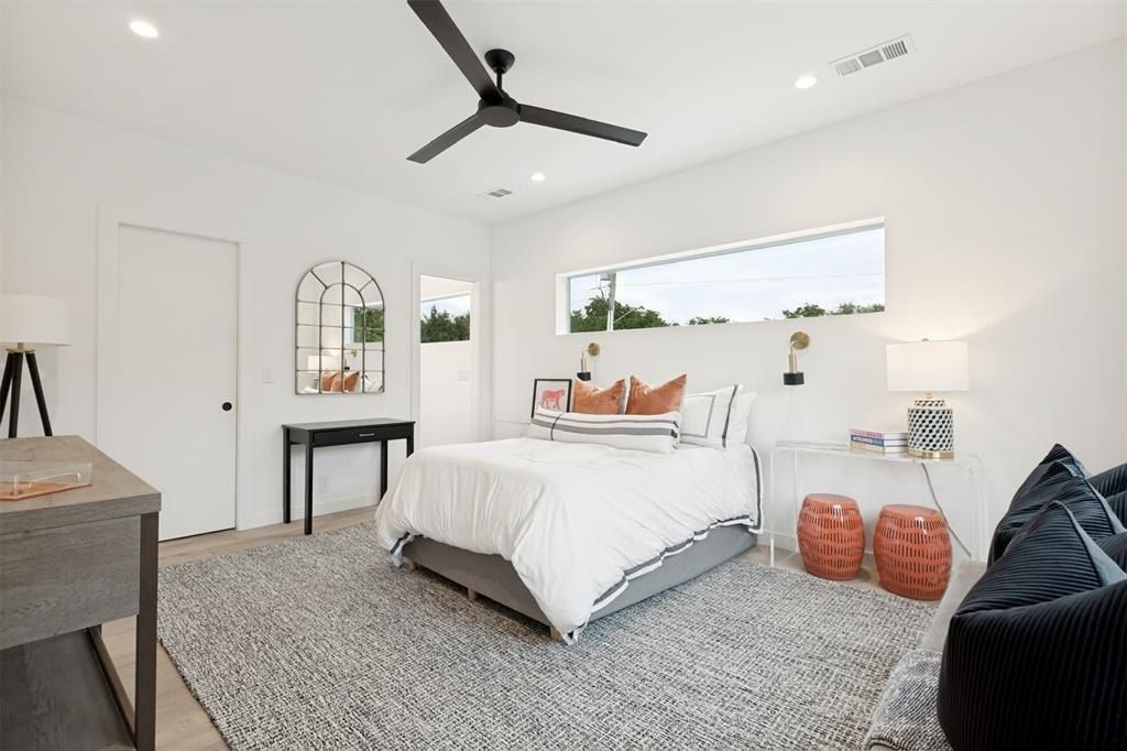 4347 Bonham Street. Dallas, TX 75229