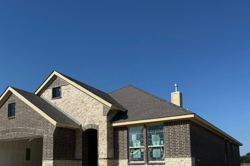 820 Elmstead Drive. Fort Worth, TX 76108