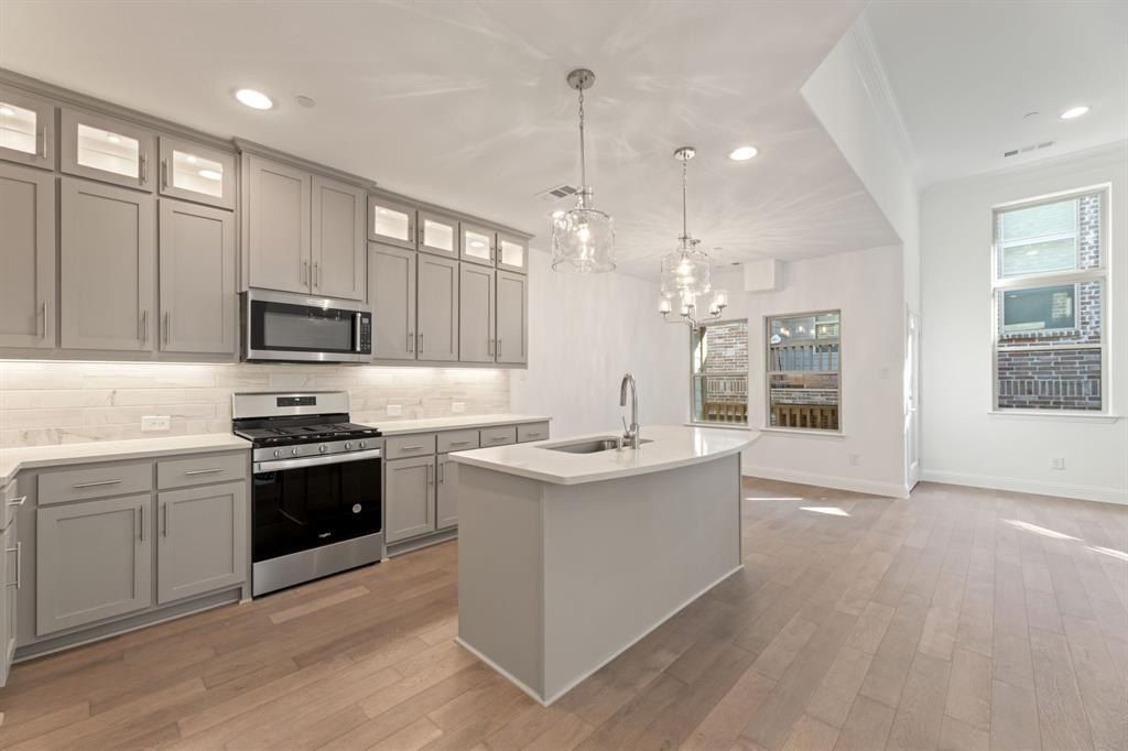 111 Kensington Drive. Lewisville, TX 75067