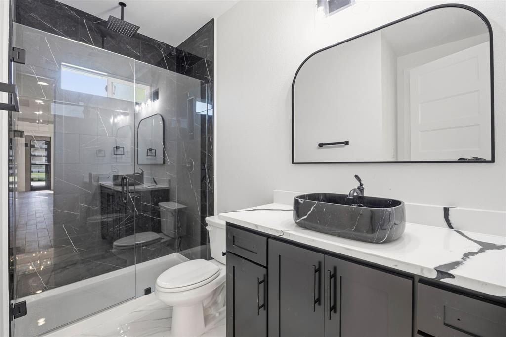 7203 Harris Place. Arlington, TX 76001
