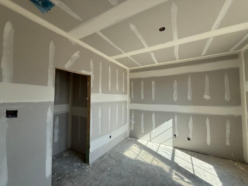 828 Elmstead Drive. Fort Worth, TX 76108