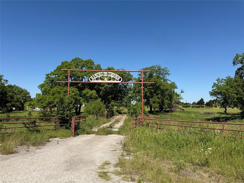2191 Business Highway 377. Whitesboro, TX 76273