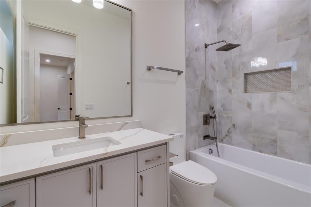 3629 Vancouver Drive. Dallas, TX 75229