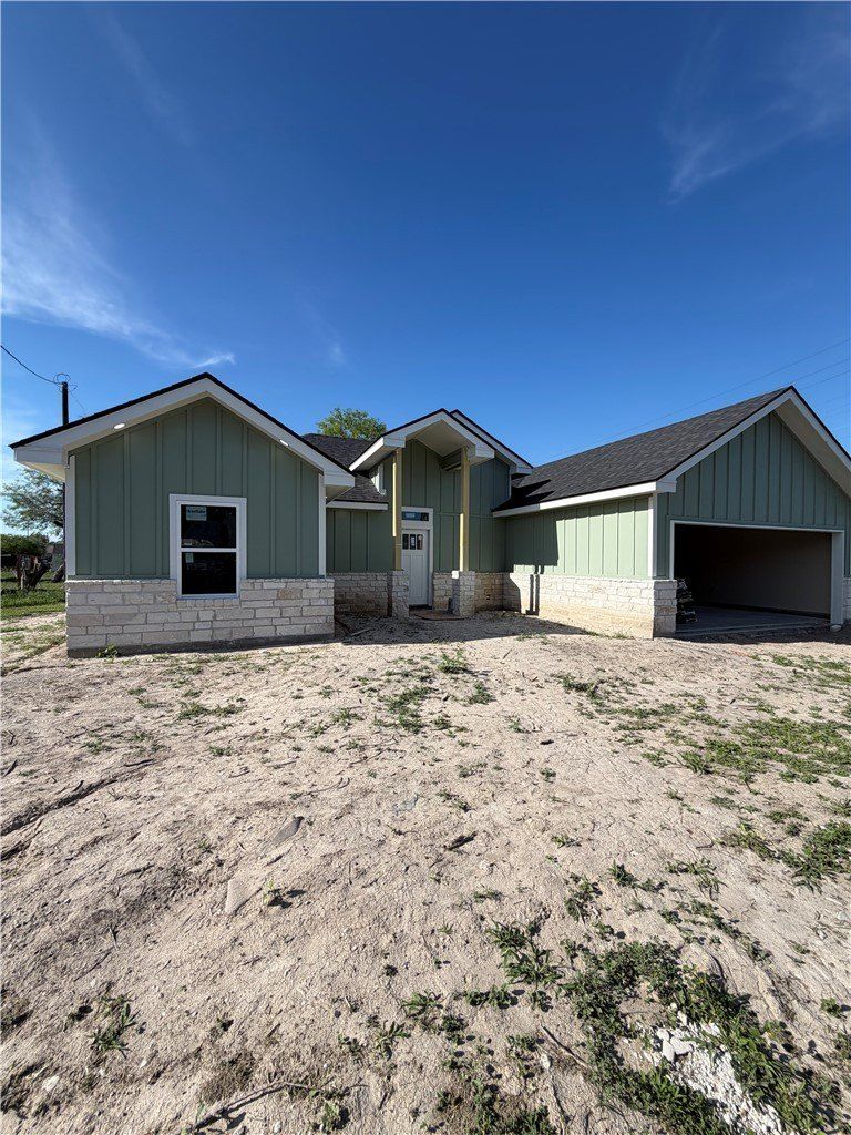 228 E Ailsie Avenue. Kingsville, TX 78363