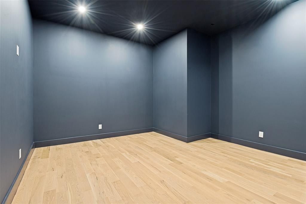 3624 Warick Drive. Dallas, TX 75229