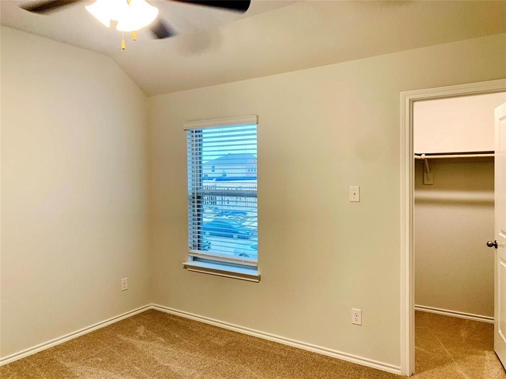 407 Milverton Drive. Fort Worth, TX 76036