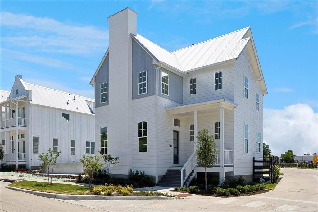 1354 E Crosby Road. Carrollton, TX 75006