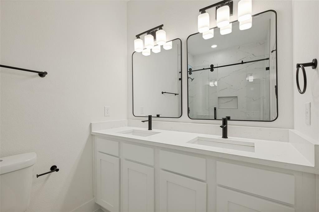 642 Bethpage Avenue. Dallas, TX 75217