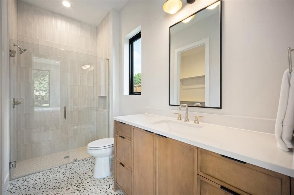 3989 Highgrove Drive. Dallas, TX 75220