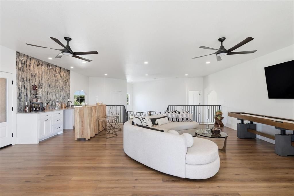 7085 W Hells Gate Drive. Strawn, TX 76475