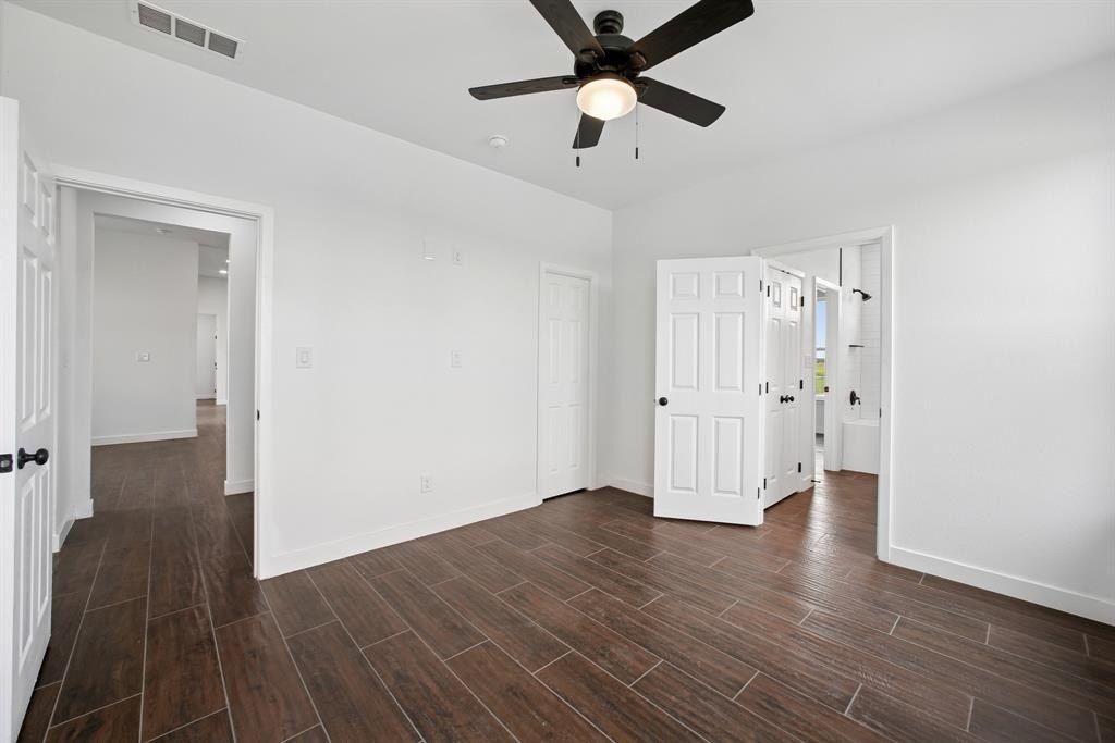 1224 Durham Lane. Cleburne, TX 76033