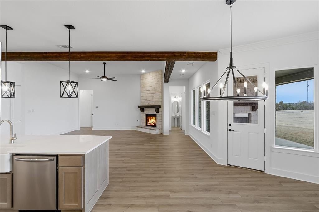 810 Valley Ridge Road. Van Alstyne, TX 75495