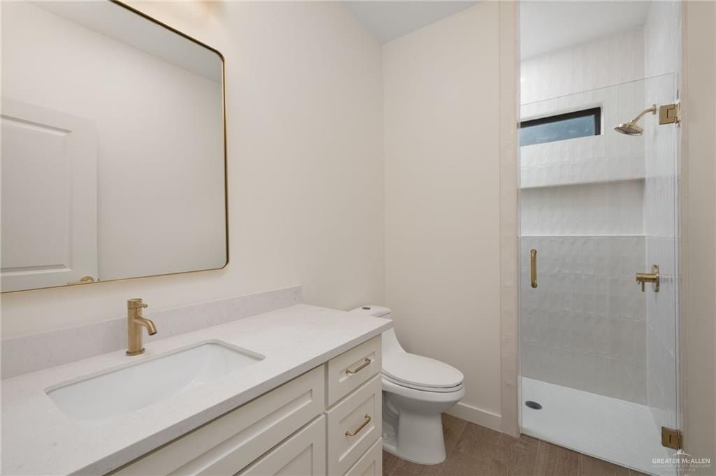 2821 N Alyna Avenue. Edinburg, TX 78541