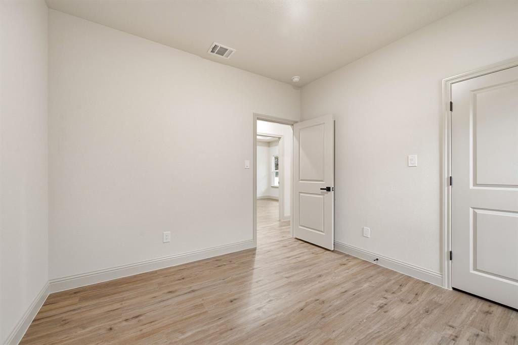 803 Arrowhead Court. Granbury, TX 76048