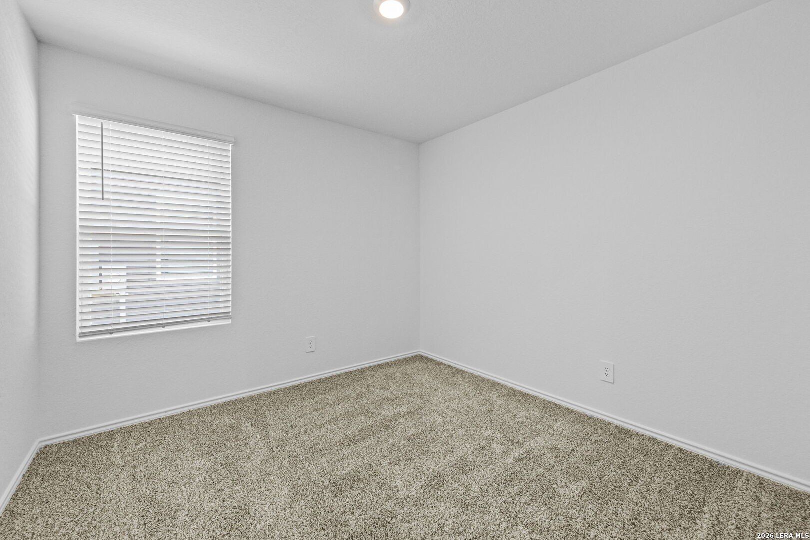 16055 Mahogany Way. Elmendorf, TX 78112