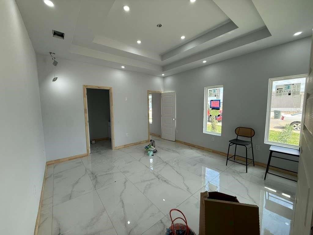 5066 Luna Grande Lp. Laredo, TX 78046