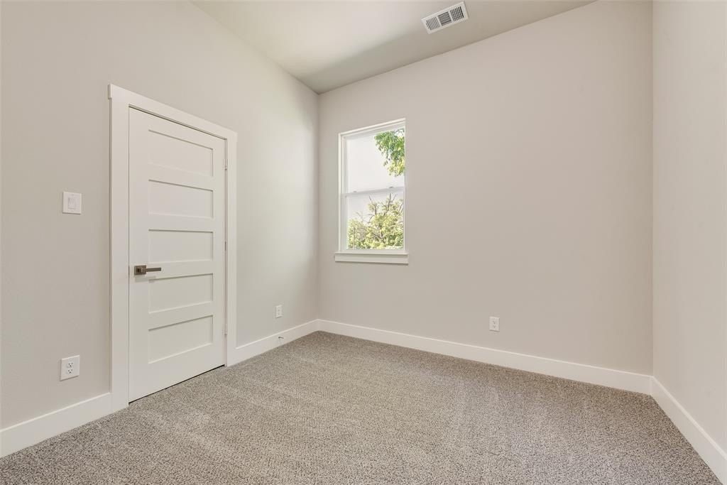 2341 Scott Street. Dallas, TX 75215