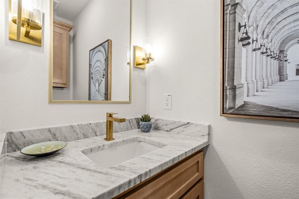 2727 Azalea Park Circle. Fort Worth, TX 76107