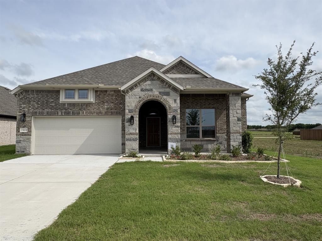 1969 Daybreak Drive. Alvarado, TX 76009