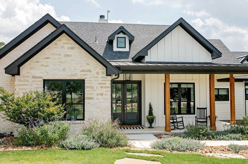 674 Windmill Ridge. Blanco, TX 78606