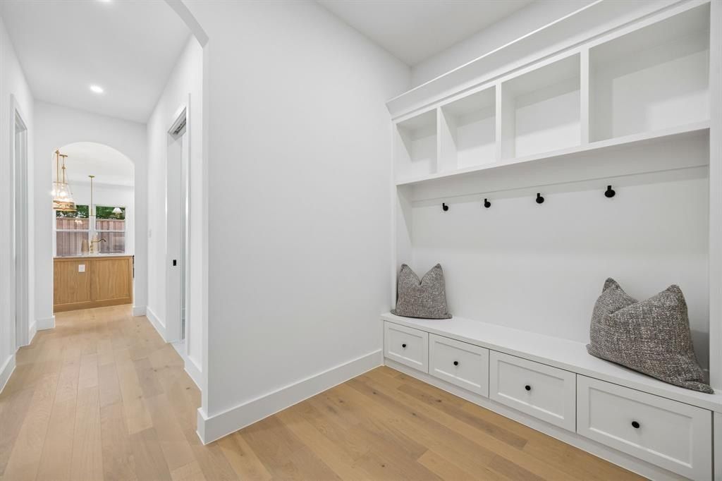3724 Highgrove Drive. Dallas, TX 75220