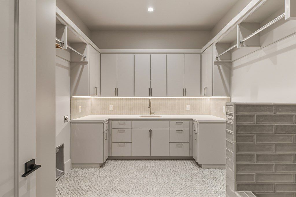 82 Presidio Ridge Dr. Fredericksburg, TX 78624