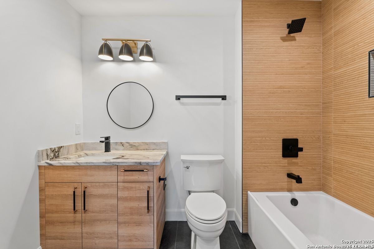 230 Cassiano. San Antonio, TX 78204