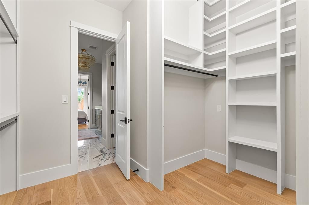 5622 Amherst. Dallas, TX 75209