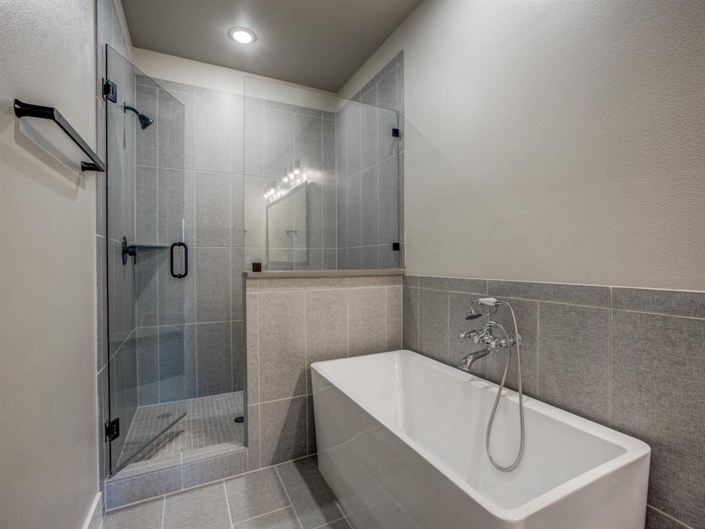 2527 Carolwood Lane. Dallas, TX 75212