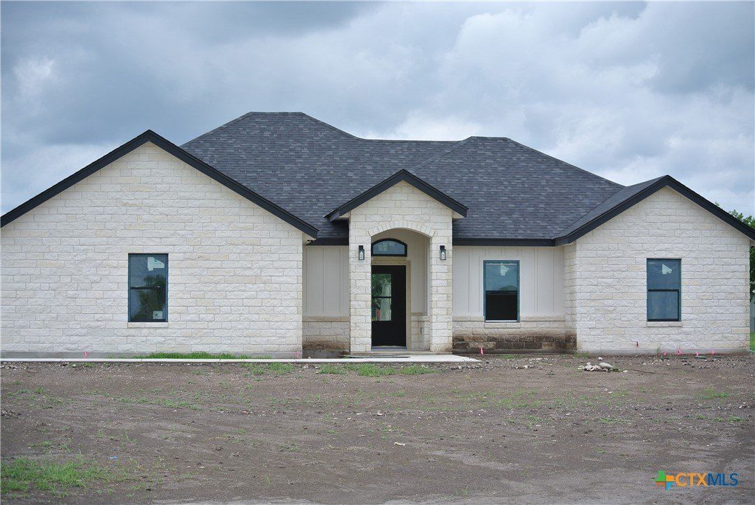 112 Rustic Woods. Marion, TX 78124