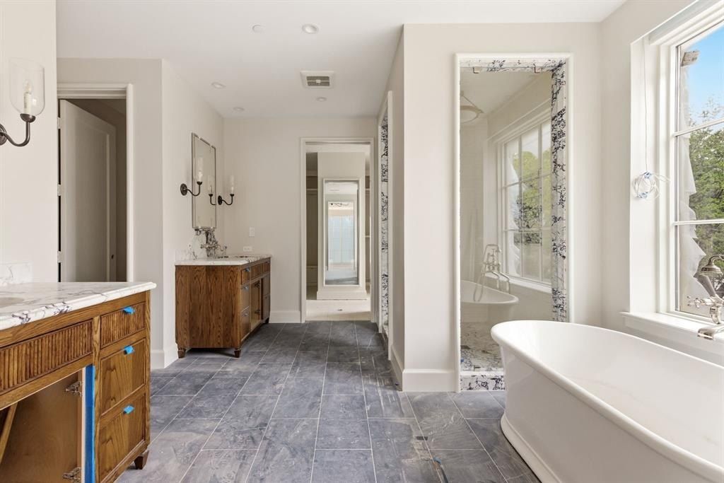 3512 Wentwood Drive. Dallas, TX 75225