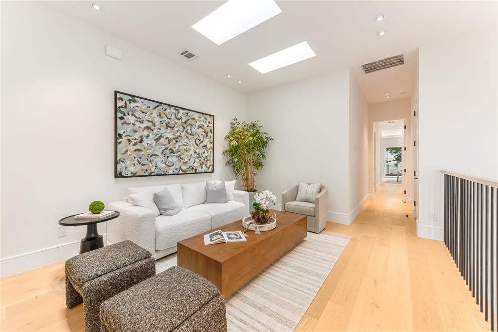 3608 N Fitzhugh Avenue. Dallas, TX 75204