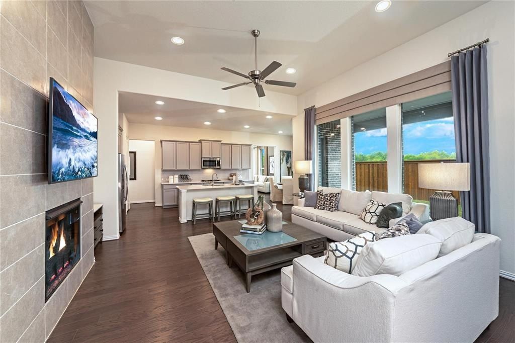 4792 Blackhawk Green Court. Arlington, TX 76005